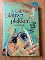 Blauwe plekken - Anke de Vries, Boeken, Ophalen of Verzenden, Gelezen, Fictie algemeen
