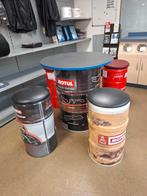 Koffie tafel met vier krukken van Motul Olievaten, Ophalen, Zo goed als nieuw