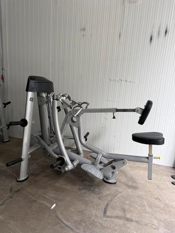 Dyna-Q Seated row/ rowing machine/ rower/ Hoist Rock-It beschikbaar voor biedingen