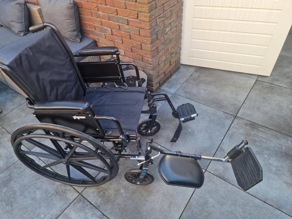 rolstoel in zeer goede staat, slechts twee weken g, Ophalen of Verzenden, Duwrolstoel