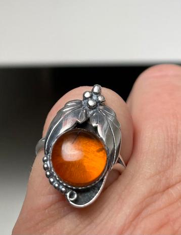 Prachtige vintage sterling zilveren barnsteenring beschikbaar voor biedingen