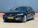 Volvo V60 2.0 T8 Twin Engine AWD 391pk Pano / Trekhaak / BTW, Auto's, Automaat, Gebruikt, 4 cilinders, Zwart
