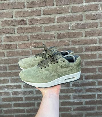 Nike Air Max 1 Premium Olive Canvas Suede beschikbaar voor biedingen