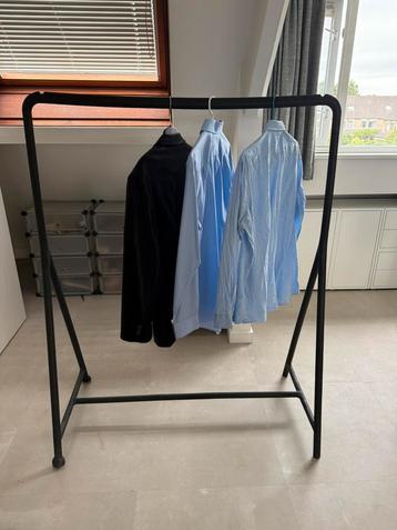 Kleding rek beschikbaar voor biedingen