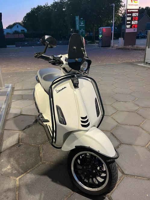 Vespa sprint waardepeiling, Fietsen en Brommers, Scooters | Vespa, Zo goed als nieuw, Overige modellen, Maximaal 45 km/u, Benzine