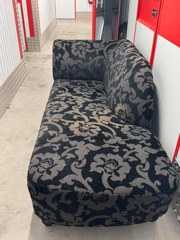 Black chaisse lounge beschikbaar voor biedingen