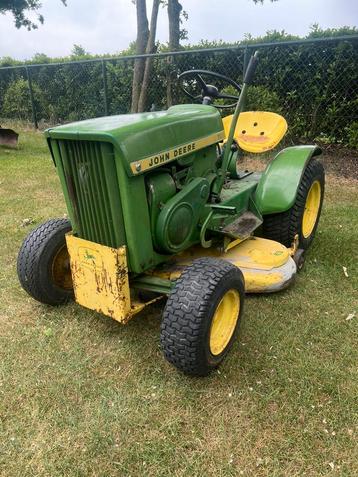 Nette en werkende Oldtimer John Deere 110 zitmaaier 1966 beschikbaar voor biedingen