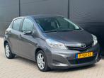 Toyota yaris 2012  Airco Stoelverwarming apk 01-08-2026, Auto's, Voorwielaandrijving, Zwart, Bedrijf, Handgeschakeld