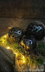 Nieuw. Ijzeren set metalen ballen. Stoer landelijk sober, ., Nieuw, Ophalen of Verzenden, .