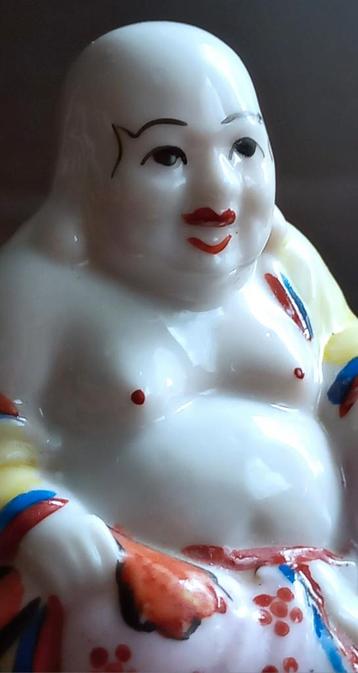 Vintage lachend, gelukkige porseleinen Boeddhabeeldje  6 cm beschikbaar voor biedingen