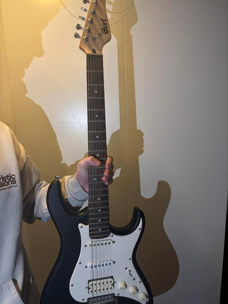 Cort Elektrische Gitaar G110, Muziek en Instrumenten, Snaarinstrumenten | Gitaren | Elektrisch, Gebruikt, Solid body, Overige merken