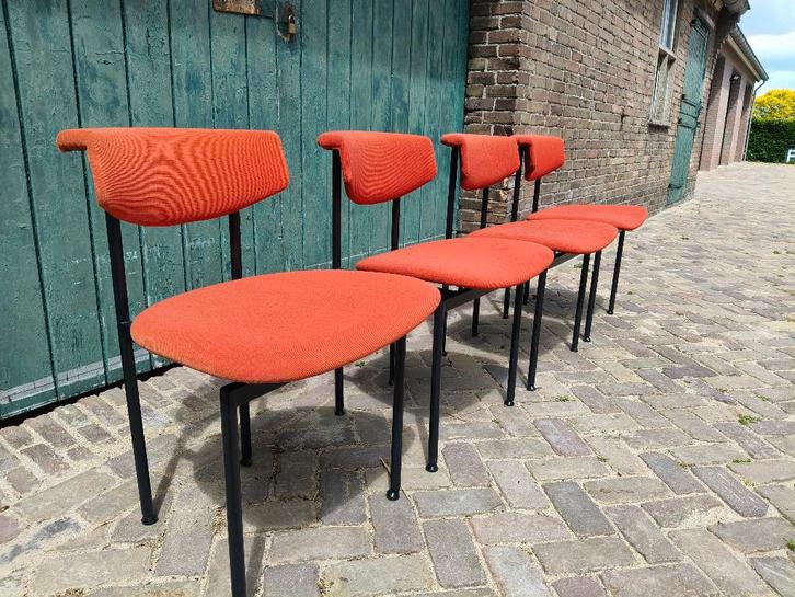 Rudolf Wolf voor Meander Alpha stoelen, Huis en Inrichting, Stoelen, Gebruikt, Metaal, Stof, Rood, Ophalen