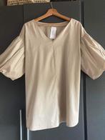 Nieuwe dames top zand met pofmouw one size, Kleding | Dames, Tops, Nieuw, Beige, Maat 42/44 (L), Ophalen of Verzenden