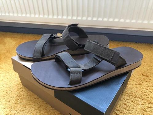 Mooie Nieuwe bruin Leren slipper/sandaal v. Teva mt 44.5, Kleding | Heren, Schoenen, Nieuw, Slippers, Bruin, Ophalen of Verzenden