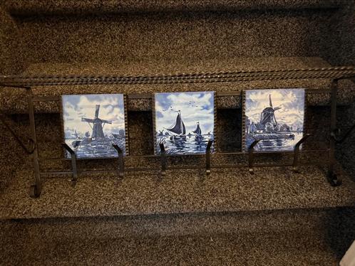 Vintage Smeedijzeren Kapstok met Delfts Blauwe Tegels, Antiek en Kunst, Antiek | Woonaccessoires, Ophalen