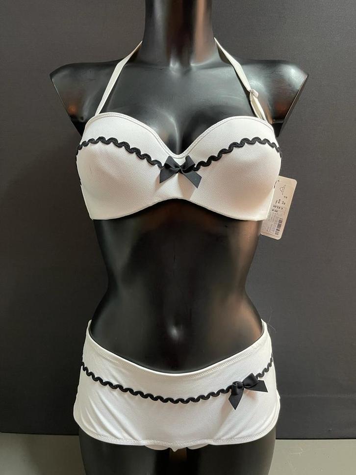 Antigel halter bikini maat 80b en slip 40 kan halter, Kleding | Dames, Badmode en Zwemkleding, Nieuw, Bikini, Wit, Verzenden