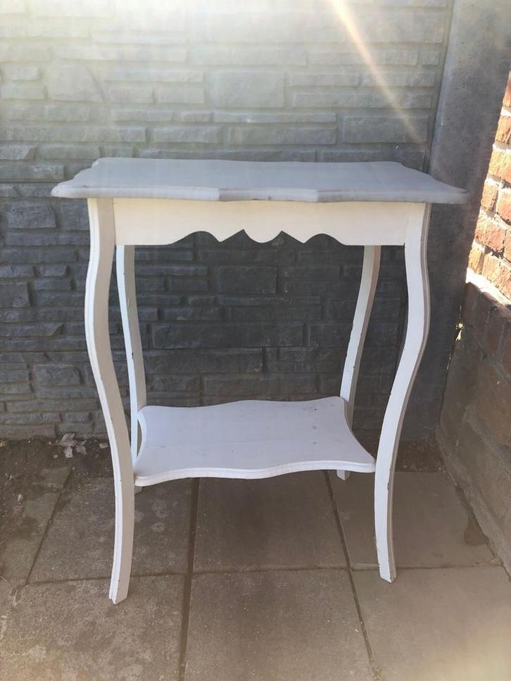 Sierlijk wit houten tafeltje – vintage stijl, Antiek en Kunst, Curiosa en Brocante, Ophalen