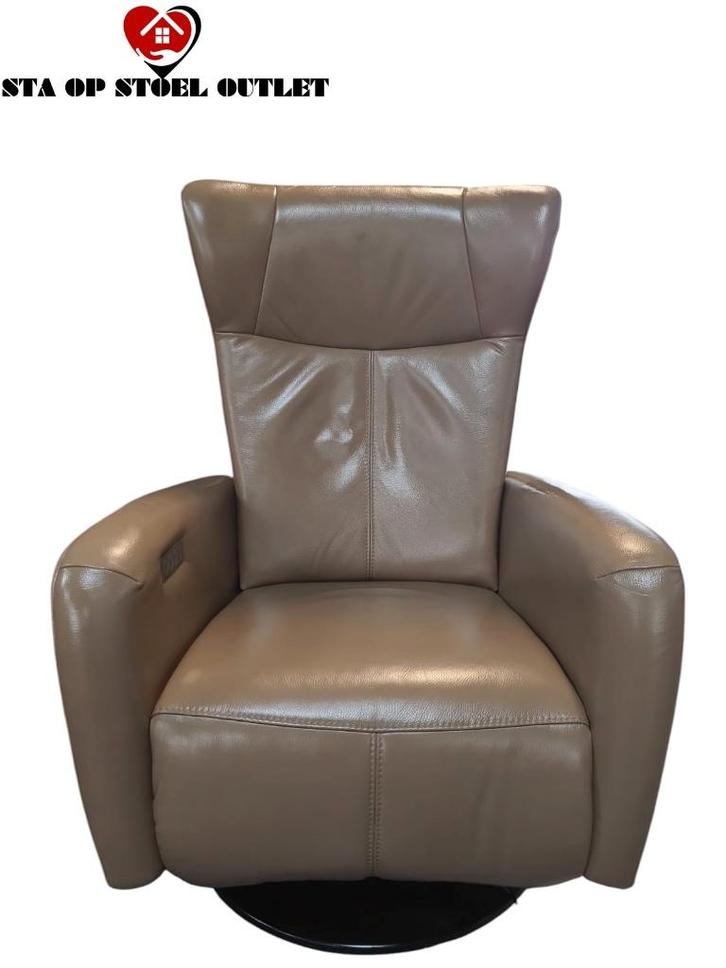 Sta op Stoel Prominent Sorisso Licht Taupe Met Tiptoetsen, Huis en Inrichting, Fauteuils, Zo goed als nieuw, Leer, 50 tot 75 cm