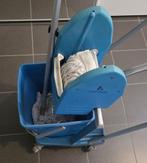 Dweilkar met dweilpers . Stok en 2 moppen., Huis en Inrichting, Schoonmaakartikelen, Ophalen, Dweilemmer, -bak, of -wagen