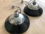 Twee mooie zgan. zwarte metalen industriële hanglampen, Huis en Inrichting, Lampen | Hanglampen, Ophalen, Zo goed als nieuw, Metaal