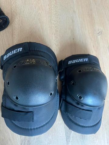 Bauer Kniebeschermers skeeler beschikbaar voor biedingen