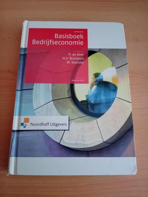 P. de Boer e.a. Basisboek bedrijfseconomie, 9e druk., Boeken, Economie, Management en Marketing, Zo goed als nieuw, Ophalen