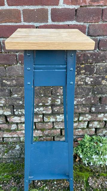 Leuk plantentafeltje beschikbaar voor biedingen