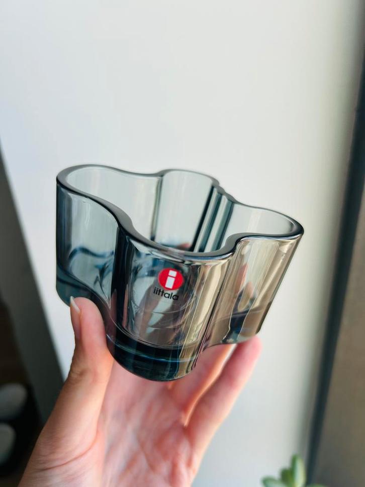 Alvar Aalto grey color candle holder, Huis en Inrichting, Woonaccessoires | Kandelaars en Kaarsen, Zo goed als nieuw, Kandelaar