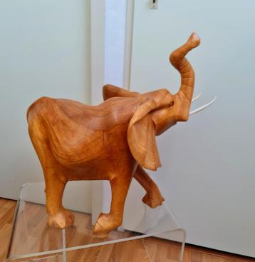Houten olifant kunstwerk groot decoratief topstuk uniek beschikbaar voor biedingen