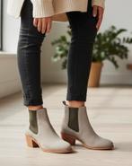Nieuw Tamaris Chelsea Boots olijfgroen suède 39 incl doos, Lage of Enkellaarzen, Nieuw, Ophalen of Verzenden, Groen