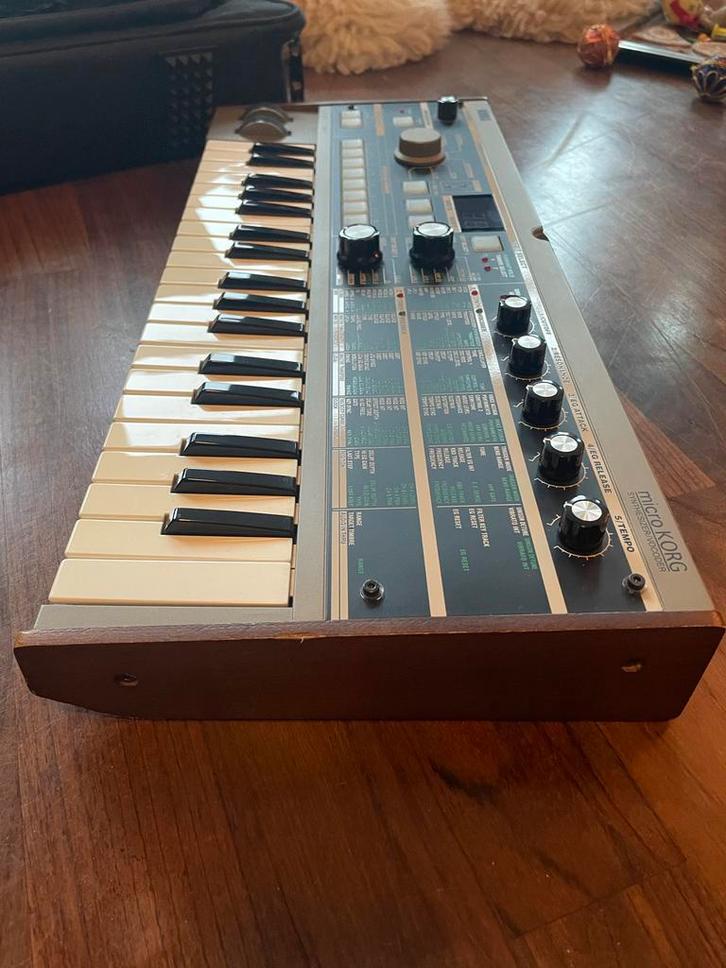 Korg MicroKORG (2002) Synthesizer met tas, Muziek en Instrumenten, Synthesizers, Gebruikt, Overige aantallen, Korg, Met koffer of flightcase