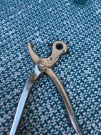 Te Koop Gaatjes Tang, Ophalen of Verzenden, Gebruikt, Gereedschap of Toebehoren