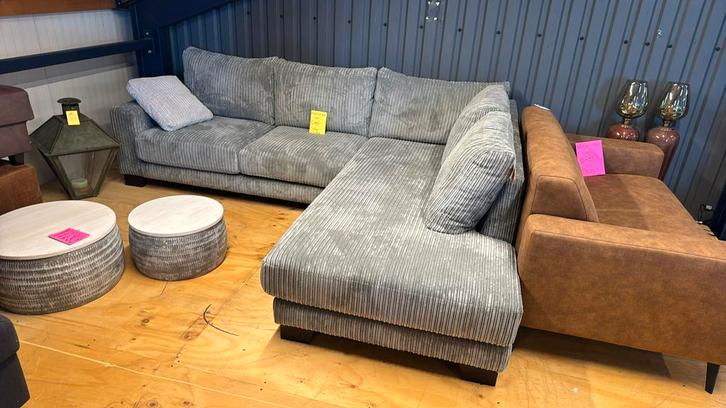 Hoekbank grijze brede ribstof. 270x220 cm, Huis en Inrichting, Banken | Bankstellen, Nieuw, Vierpersoons of meer, 150 cm of meer