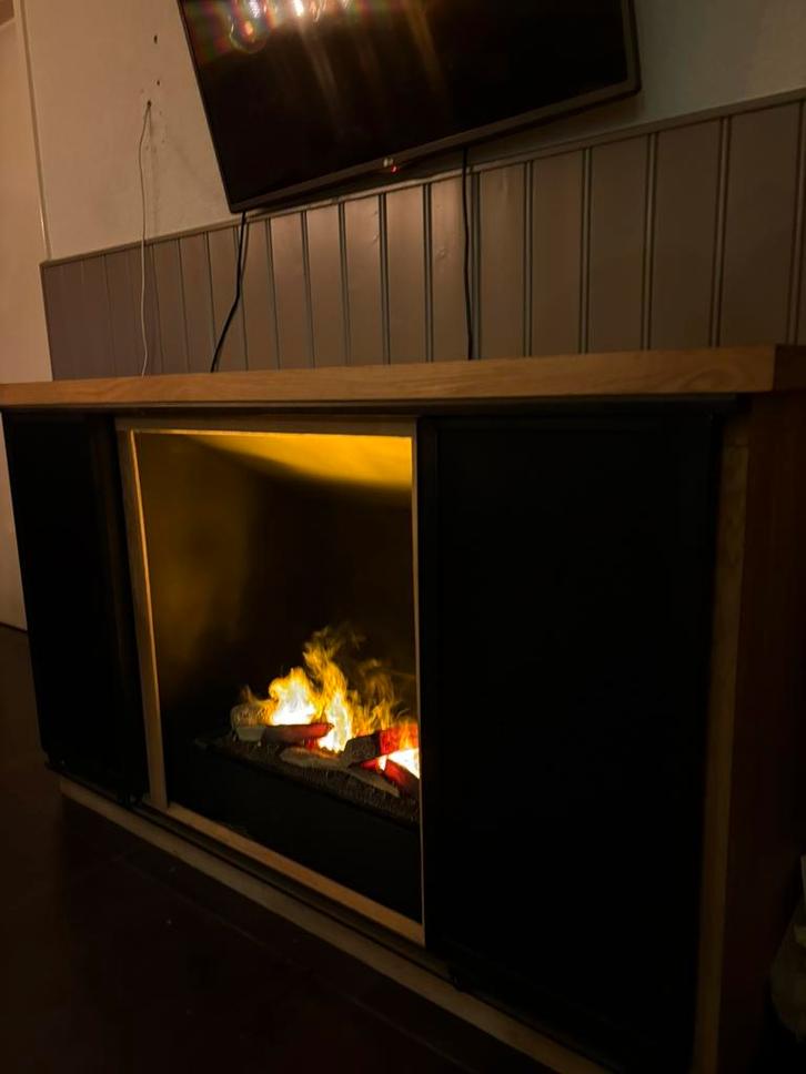 TV-meubel met Sfeerhaard – Landelijke & Luxe Uitstraling!, Huis en Inrichting, Kasten | Televisiemeubels, Zo goed als nieuw, Minder dan 100 cm