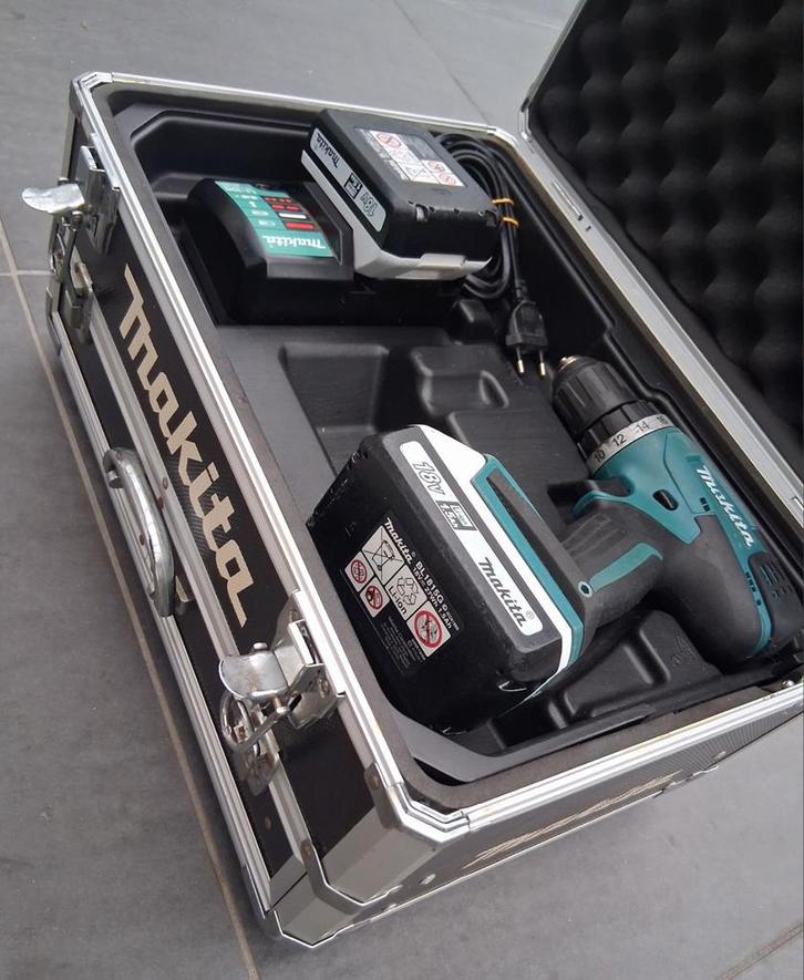 Makita accuboorset in metalen kist – compleet & klaar!, Doe-het-zelf en Verbouw, Gereedschap | Boormachines, Boor- en Schroefmachine