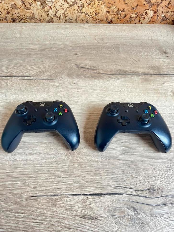 Xbox One Controllers, Spelcomputers en Games, Spelcomputers | Xbox | Accessoires, Zo goed als nieuw, Xbox Original, Controller