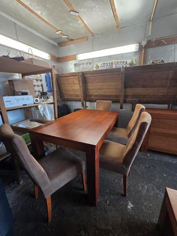 Eikenhouten Eettafel beschikbaar voor biedingen