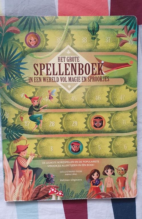 Het grote spellenboek in een wereld vol magie en sprookjes, Boeken, Kinderboeken | Jeugd | onder 10 jaar, Zo goed als nieuw, Sprookjes
