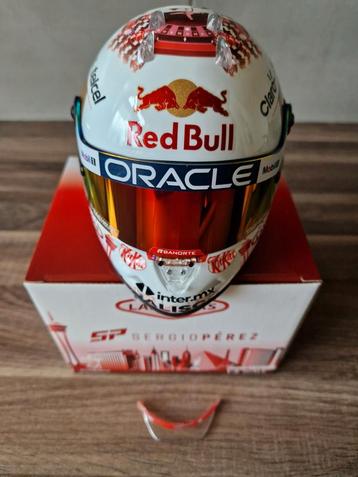 Sergio perez helmpje las vegas 2023 schaal 1/2 schuberth  beschikbaar voor biedingen