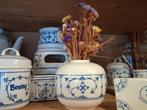 Bloemen vaasje bolvaasje blauw saks Jäger, Huis en Inrichting, Keuken | Servies, Ophalen, Nieuw, Overige stijlen