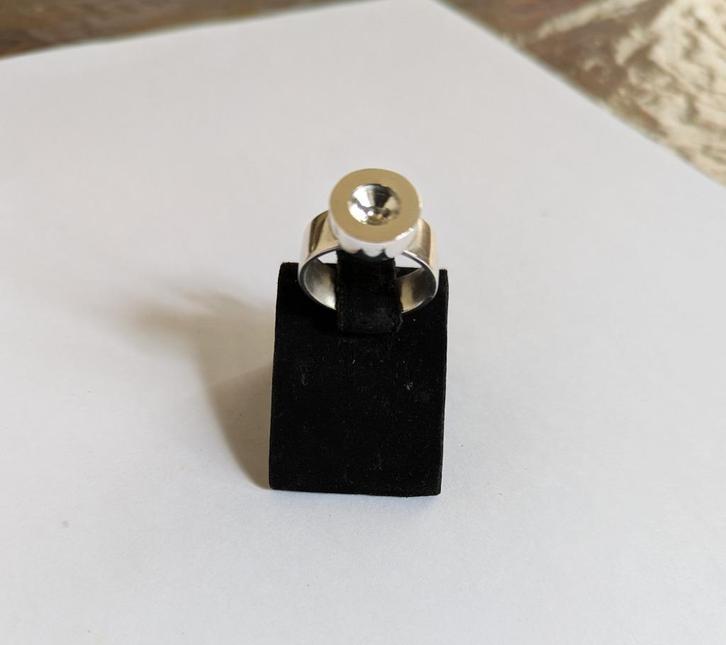 Zilveren ring met prachtig auteursontwerp, Sieraden, Tassen en Uiterlijk, Ringen, Nieuw, Dame of Heer, 18 tot 19, Zilver, Zilver
