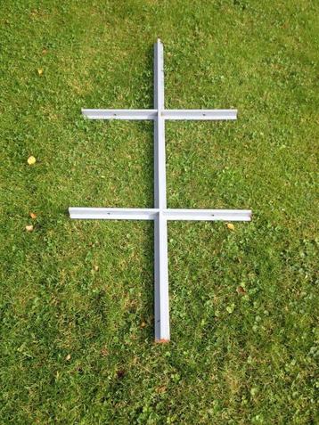 Roeden voor ramen, kozijnen raamroeden hardhout beschikbaar voor biedingen