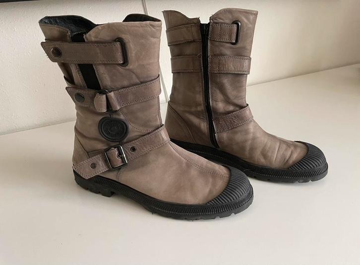 Mooie stoere leren laarzen maat 39, bijna nieuw, Kleding | Dames, Schoenen, Zo goed als nieuw, Lage of Enkellaarzen, Grijs, Ophalen of Verzenden