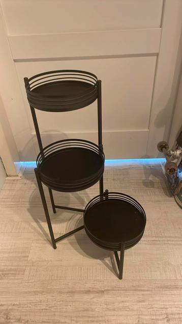 Bijzettafel  beschikbaar voor biedingen