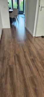 Laminaat vloer bruin eiken van 1 jaar oud (120 m2), Ophalen, 50 tot 150 cm, Zo goed als nieuw, 10 tot 30 cm