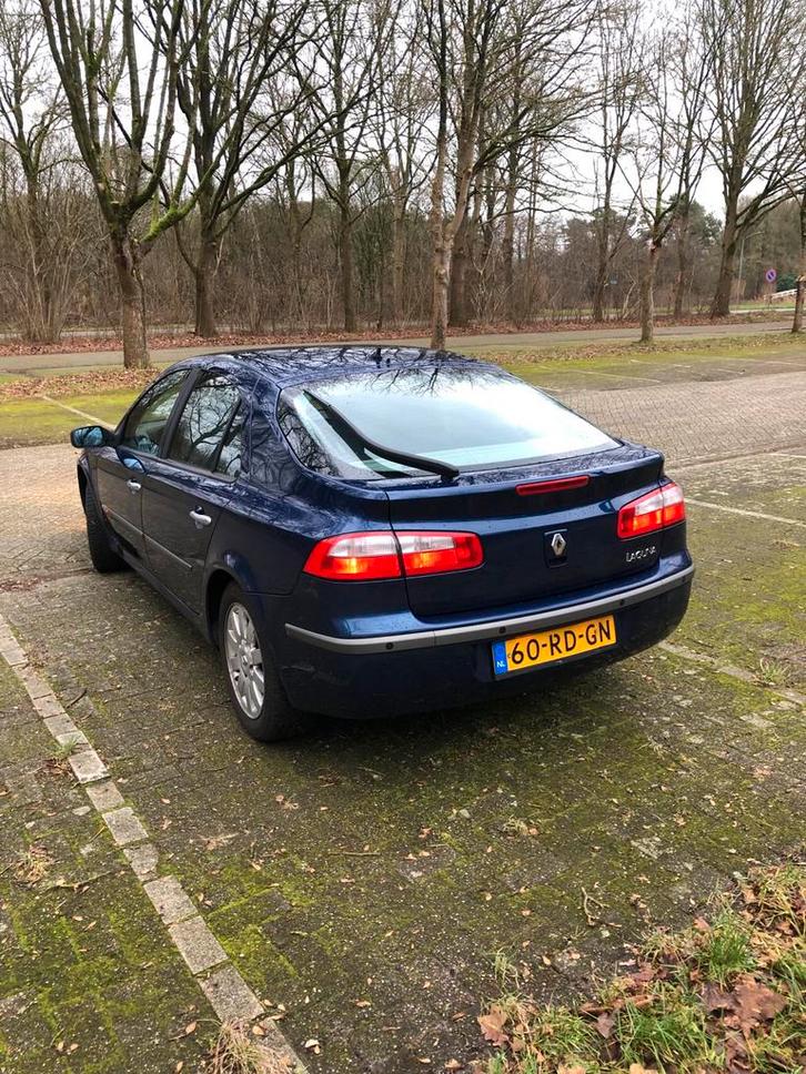 Renault Laguna 1.8 16V 85KW Expr AUT bj 2005 Blauw, Auto's, Renault, Particulier, Laguna, Airbags, Airconditioning, Boordcomputer
