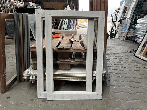 Hardhouten kozijn, Doe-het-zelf en Verbouw, Kozijnen en Schuifpuien, Zo goed als nieuw, Raamkozijn, Hout, Ophalen