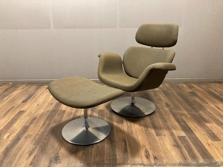 Vintage Artifort Tulip loungestoel met voetenbank, Huis en Inrichting, Fauteuils, Zo goed als nieuw, Stof, 75 tot 100 cm, 75 tot 100 cm