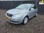 Volkswagen Polo 1.4-16V Comfortline* NIEUWE APK+DISTRIBUTIE, Voorwielaandrijving, Metallic lak, 4 cilinders, Bedrijf