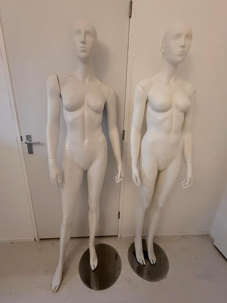 Twee witte etalagepoppen, Hobby en Vrije tijd, Overige Hobby en Vrije tijd, Ophalen of Verzenden